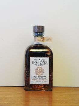 Baie Des Tresors Fleurs Du Vent Rhum Agricole